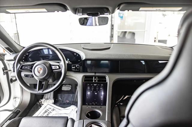 2022 Porsche Taycan Standard