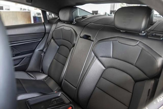 2022 Porsche Taycan Standard