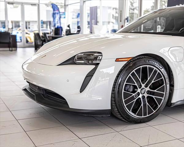 2022 Porsche Taycan Standard