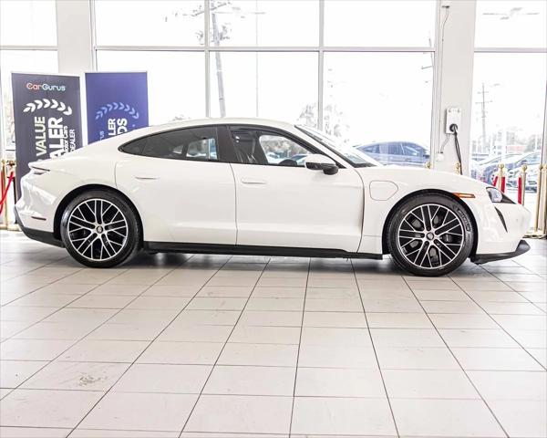 2022 Porsche Taycan Standard