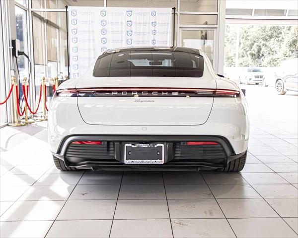 2022 Porsche Taycan Standard