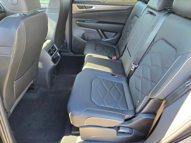 2026 Volkswagen Atlas Cross Sport SE with Technology