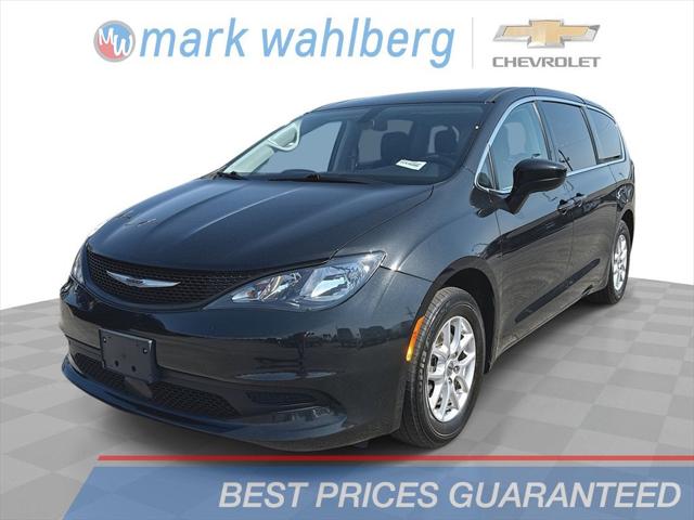 2022 Chrysler Voyager LX