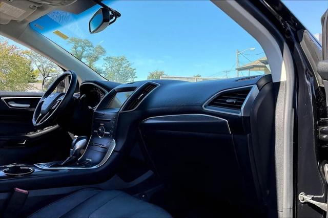 2016 Ford Edge Titanium