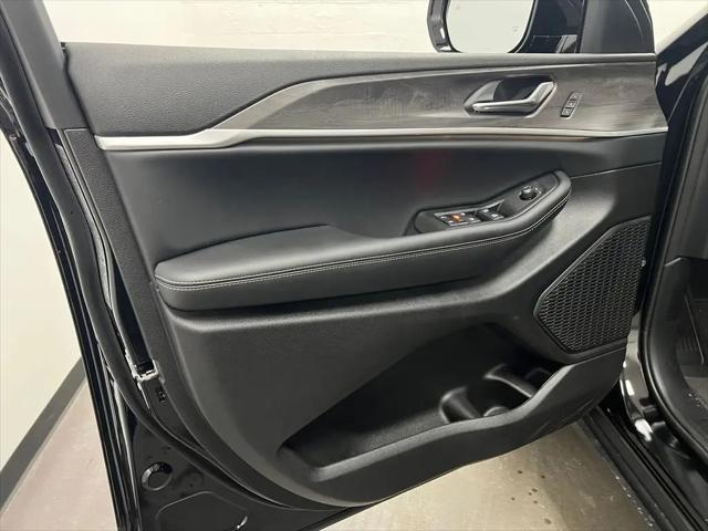 2025 Jeep Grand Cherokee Limited 4x2