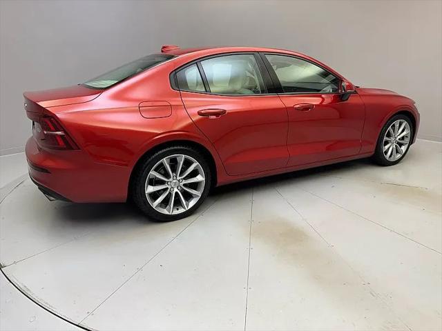 2020 Volvo S60 T5 Momentum