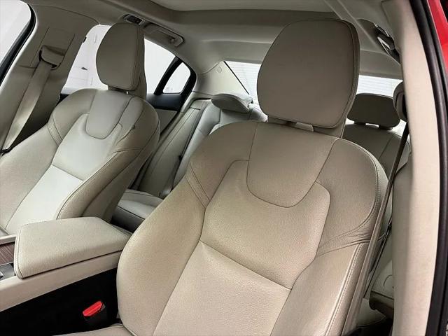 2020 Volvo S60 T5 Momentum