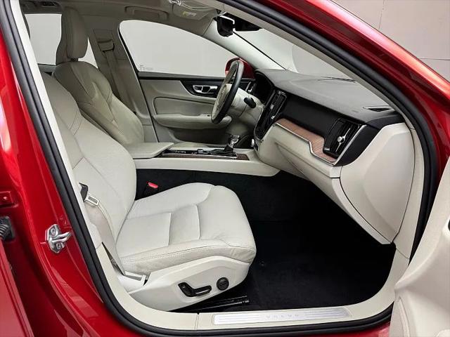 2020 Volvo S60 T5 Momentum