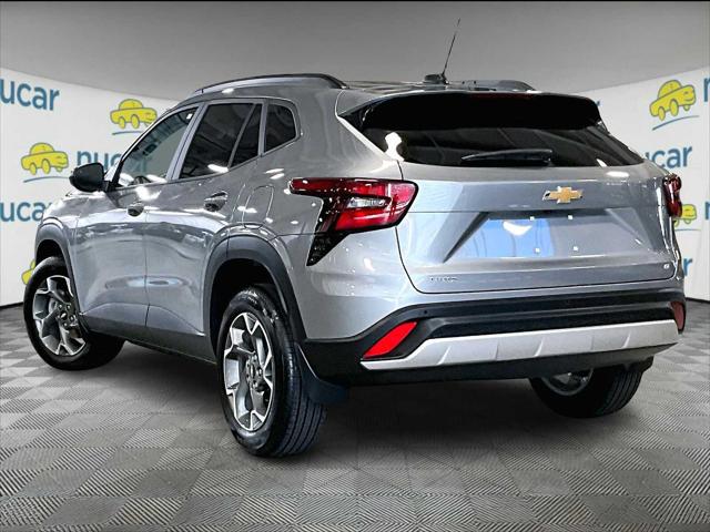 2025 Chevrolet Trax FWD LT