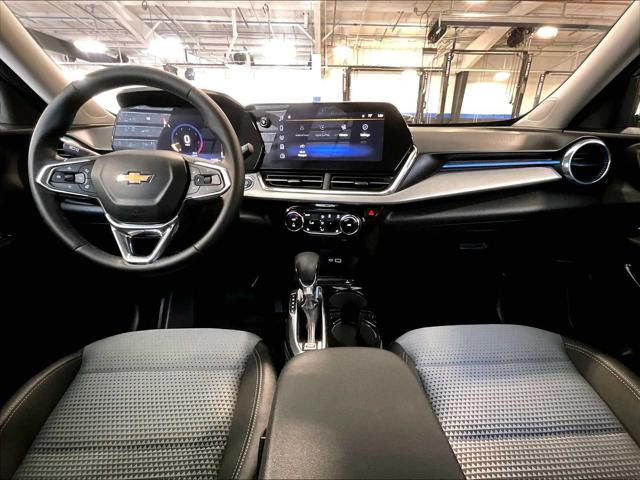 2025 Chevrolet Trax FWD LT