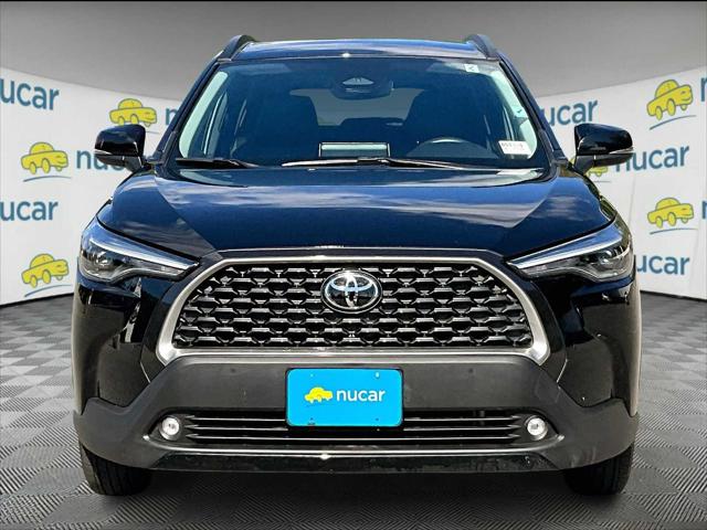 2025 Toyota Corolla Cross XLE