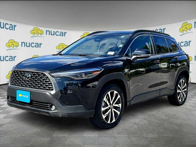 2025 Toyota Corolla Cross XLE