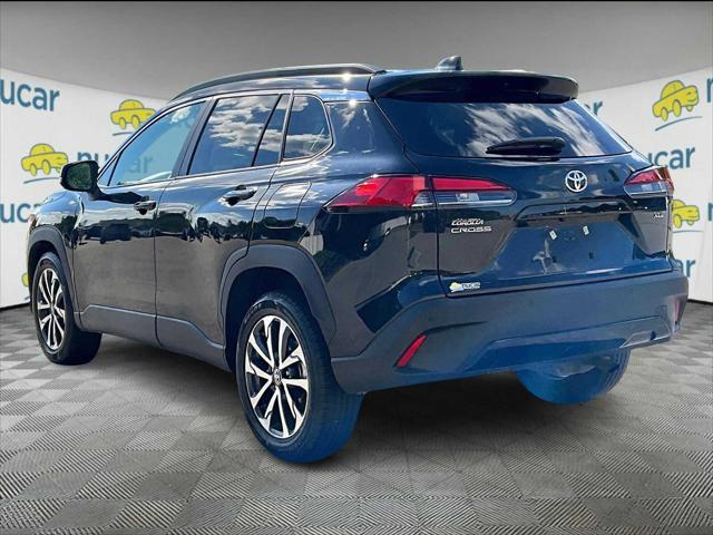 2025 Toyota Corolla Cross XLE