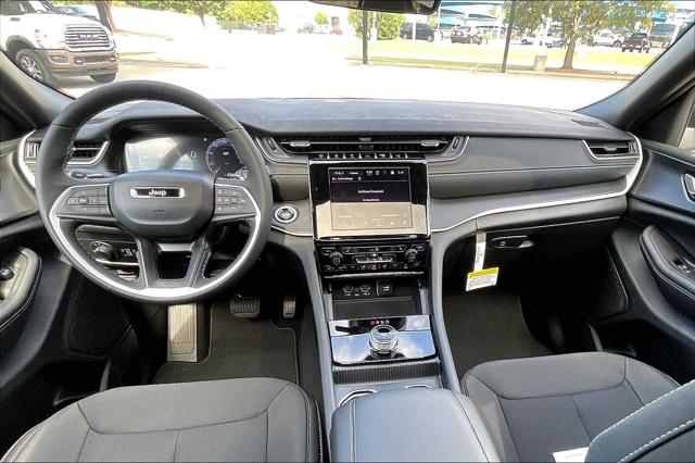 2025 Jeep Grand Cherokee Laredo X 4x4