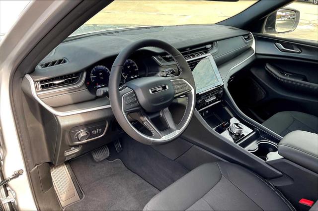 2025 Jeep Grand Cherokee Laredo X 4x4