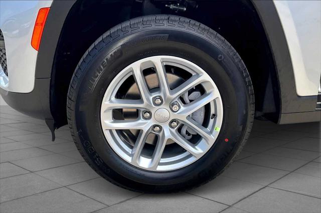 2025 Jeep Grand Cherokee Laredo X 4x4
