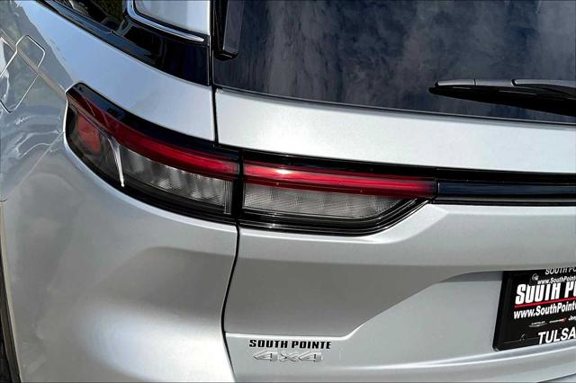 2025 Jeep Grand Cherokee Laredo X 4x4