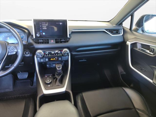 2023 Toyota RAV4 Hybrid SE