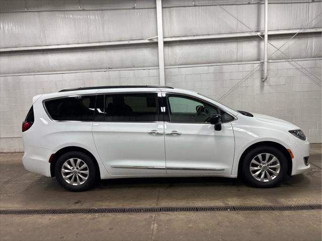 Used 2017 Chrysler Pacifica For Sale in Wilmington, OH