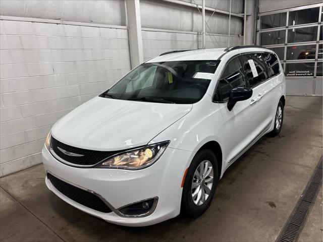 Used 2017 Chrysler Pacifica For Sale in Wilmington, OH