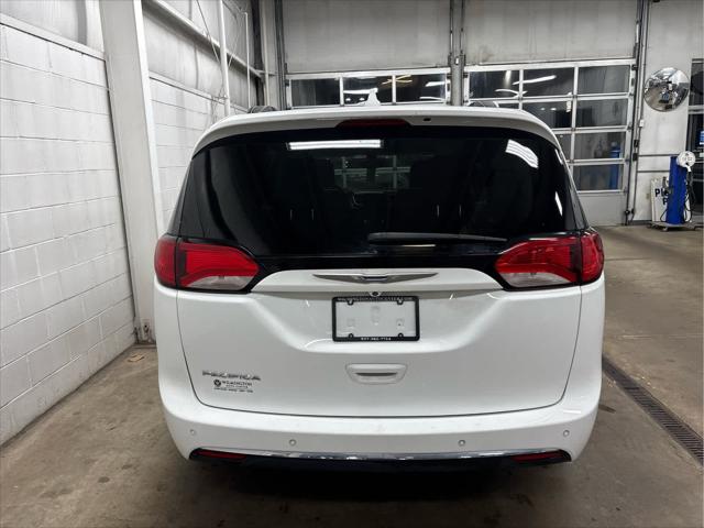Used 2017 Chrysler Pacifica For Sale in Wilmington, OH