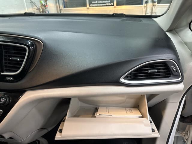 Used 2017 Chrysler Pacifica For Sale in Wilmington, OH