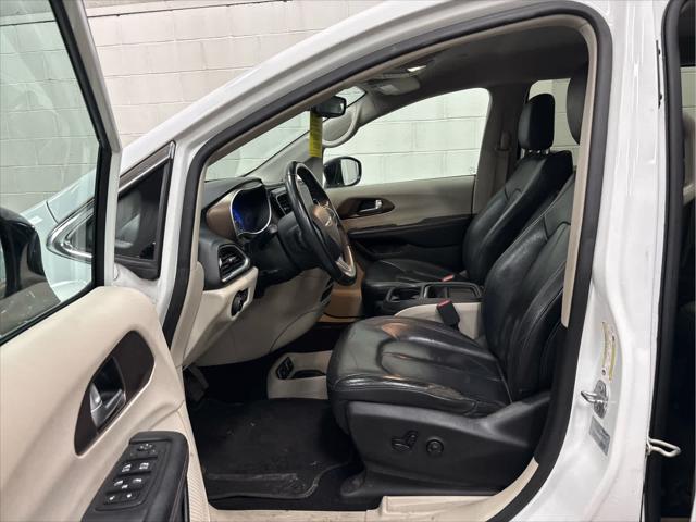 Used 2017 Chrysler Pacifica For Sale in Wilmington, OH