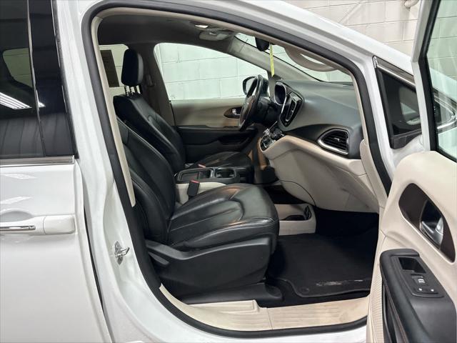 Used 2017 Chrysler Pacifica For Sale in Wilmington, OH