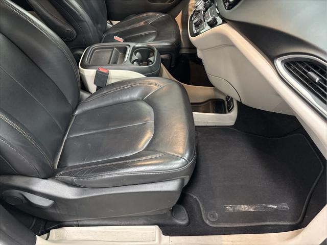 Used 2017 Chrysler Pacifica For Sale in Wilmington, OH