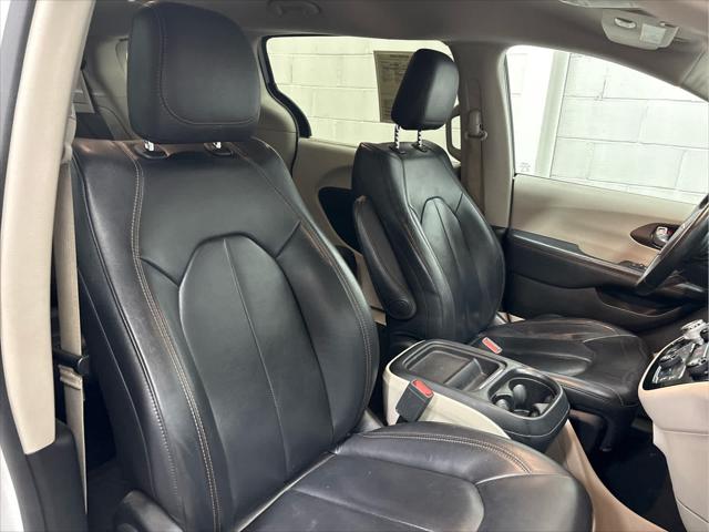 Used 2017 Chrysler Pacifica For Sale in Wilmington, OH