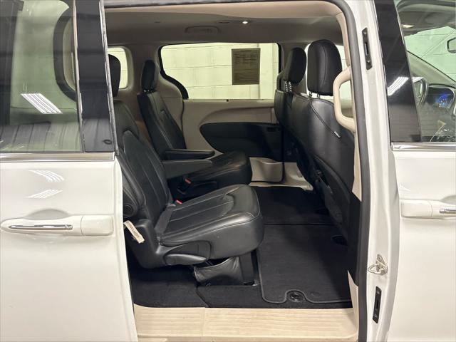 Used 2017 Chrysler Pacifica For Sale in Wilmington, OH