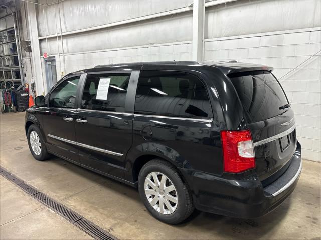 Used 2012 Chrysler Town & Country For Sale in Wilmington, OH