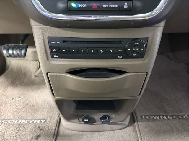 Used 2012 Chrysler Town & Country For Sale in Wilmington, OH