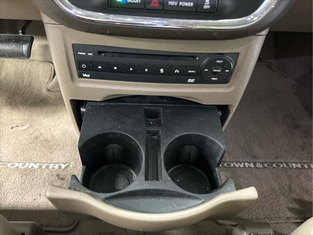 Used 2012 Chrysler Town & Country For Sale in Wilmington, OH