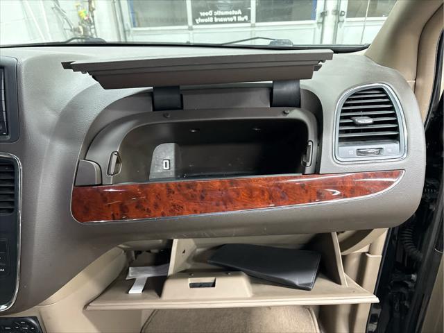 Used 2012 Chrysler Town & Country For Sale in Wilmington, OH