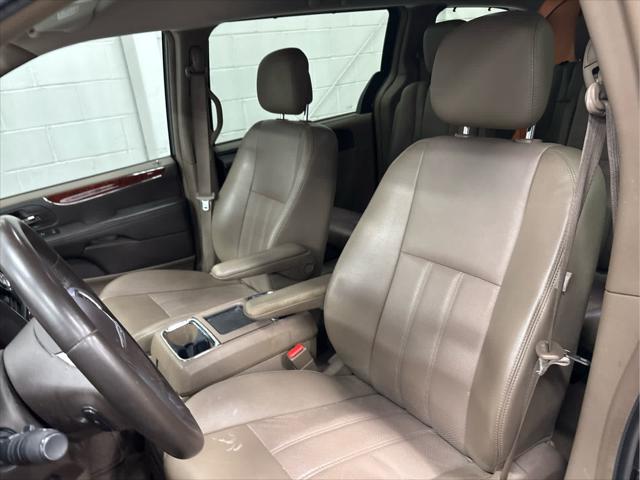 Used 2012 Chrysler Town & Country For Sale in Wilmington, OH