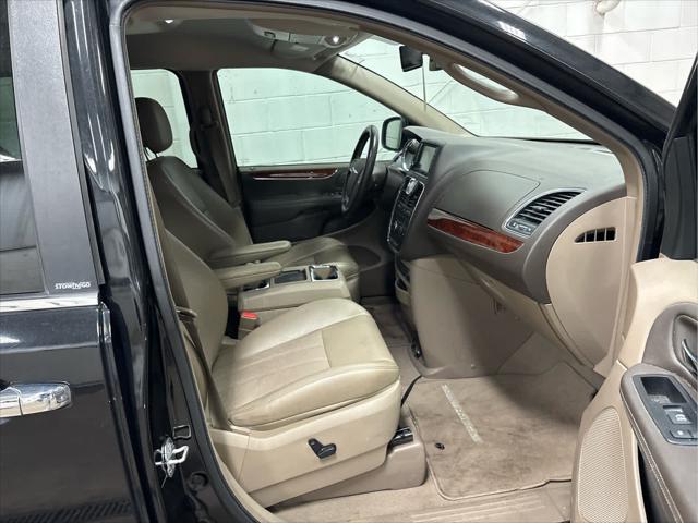 Used 2012 Chrysler Town & Country For Sale in Wilmington, OH