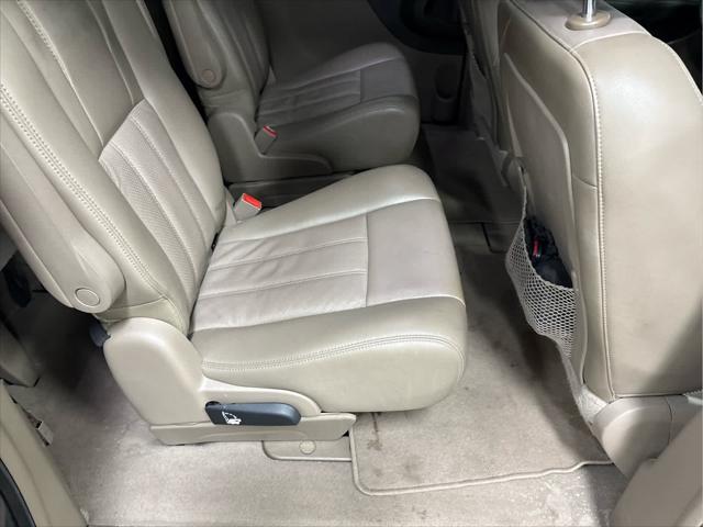 Used 2012 Chrysler Town & Country For Sale in Wilmington, OH