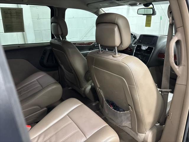 Used 2012 Chrysler Town & Country For Sale in Wilmington, OH