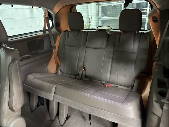 Used 2012 Chrysler Town & Country For Sale in Wilmington, OH