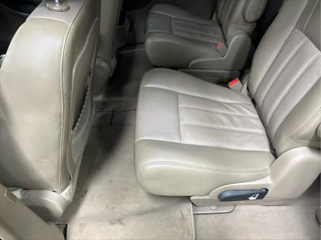Used 2012 Chrysler Town & Country For Sale in Wilmington, OH