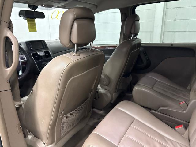 Used 2012 Chrysler Town & Country For Sale in Wilmington, OH