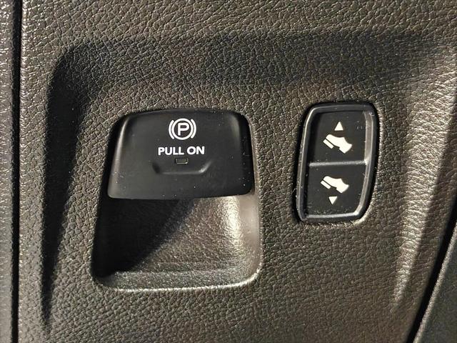 2020 Ram 1500 Big Horn Crew Cab 4x4 5'7" Box
