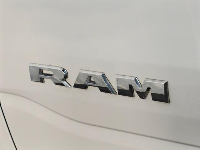 2020 Ram 1500 Big Horn Crew Cab 4x4 5'7" Box