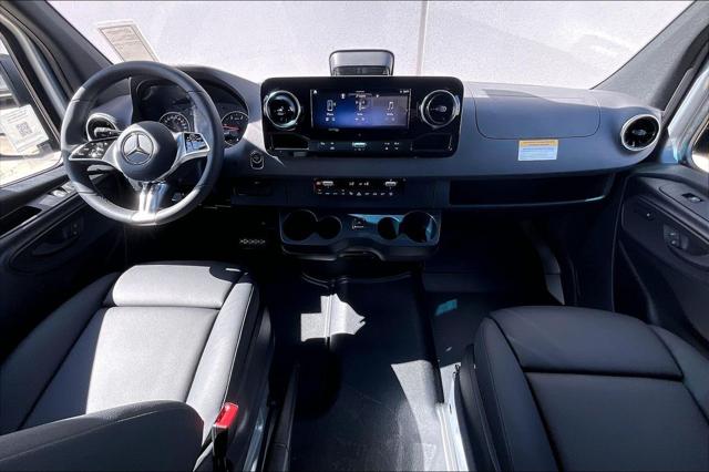 2025 Mercedes-Benz Sprinter 2500 Passenger 144 WB