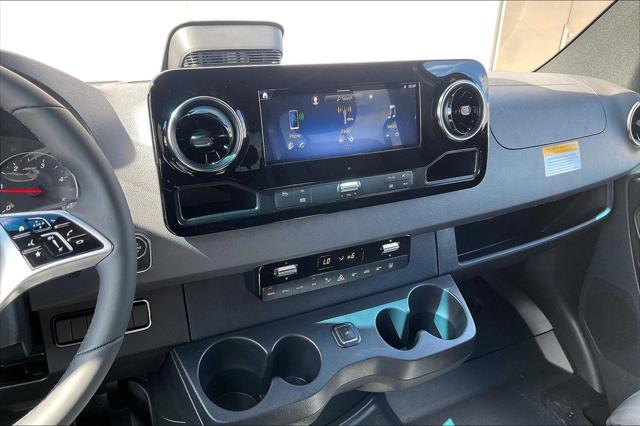 2025 Mercedes-Benz Sprinter 2500 Passenger 144 WB