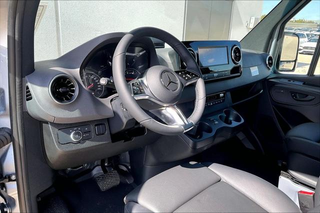 2025 Mercedes-Benz Sprinter 2500 Passenger 144 WB