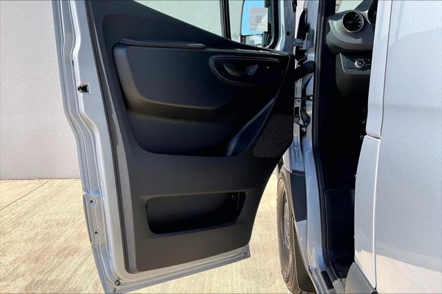 2025 Mercedes-Benz Sprinter 2500 Passenger 144 WB
