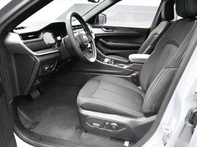 2024 Jeep Grand Cherokee L Laredo X 4x2