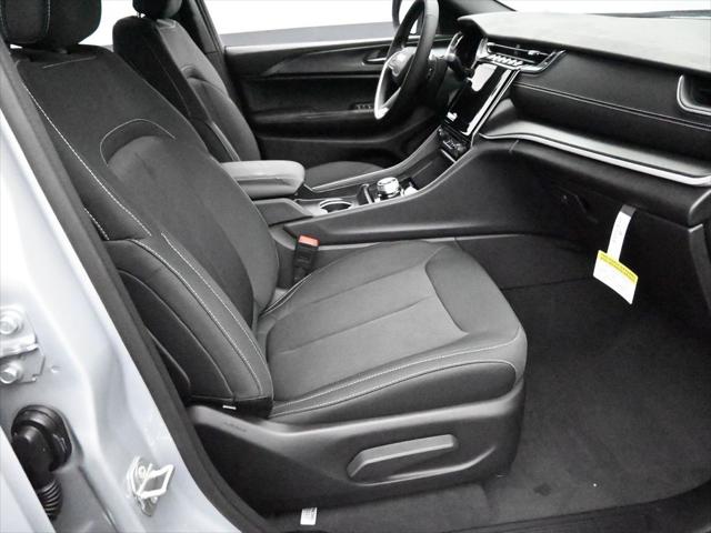 2024 Jeep Grand Cherokee L Laredo X 4x2